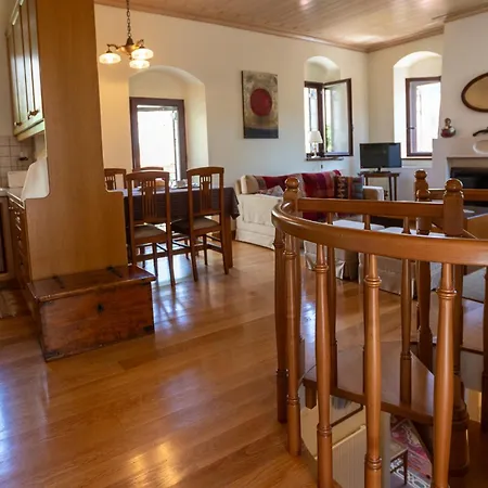 Rustic In Heart Of בית נופש *