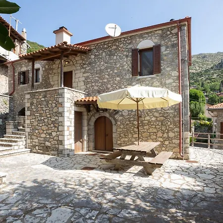 Rustic In Heart Of Στεμνίτσα