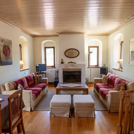 Σπίτι διακοπών Rustic In Heart Of